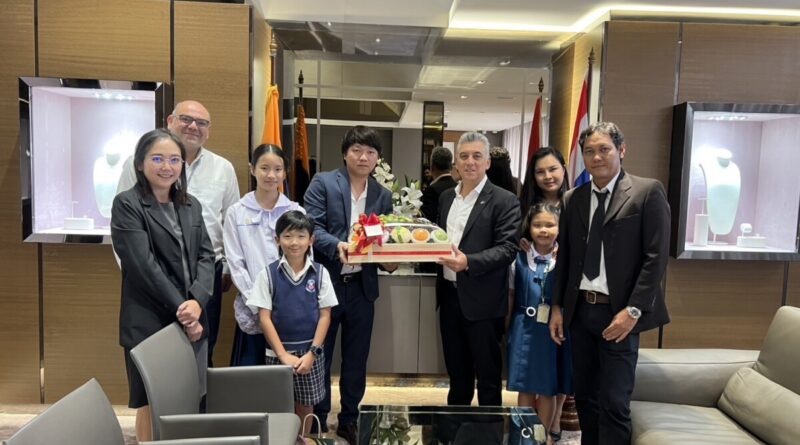 คณะเยาวชนไทยเข้าเยี่ยมคารวะกงสุลกิตติมศักดิ์สาธารณรัฐอาร์เมเนีย ประจำประเทศไทย